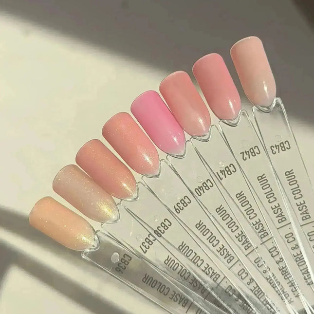 VOL II | 24 RUBBER BASE COLOUR COLLECTION w. swatch ring (CB29-52)